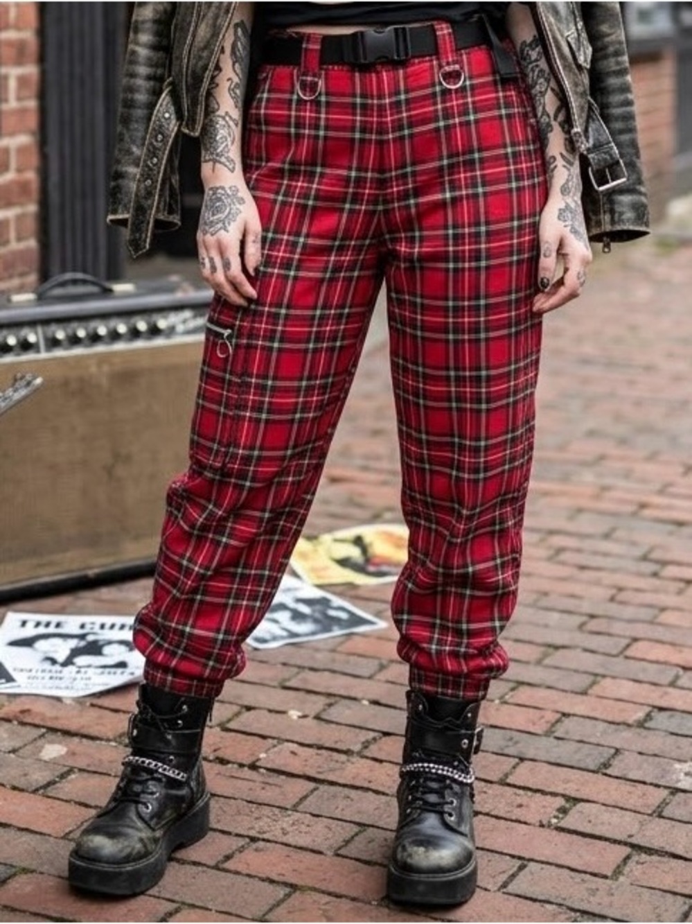 Size 11 / M Hot Topic Red Plaid Tartan D-Ring Cargo Jogger Pants Punk Emo Grunge